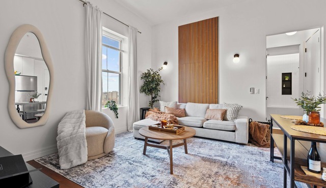 The Elm Haven near Yale, Union Station & Wooster Sq with Gym and Parking