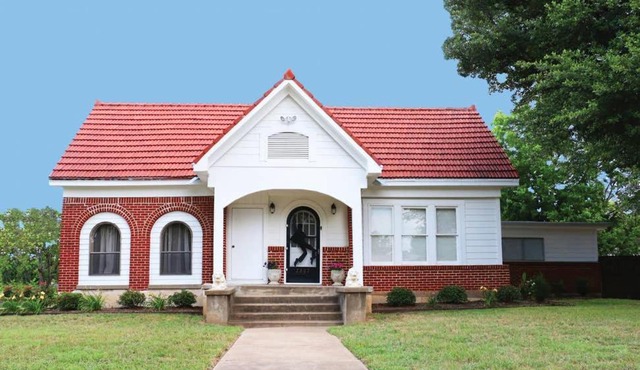 The Elvis House