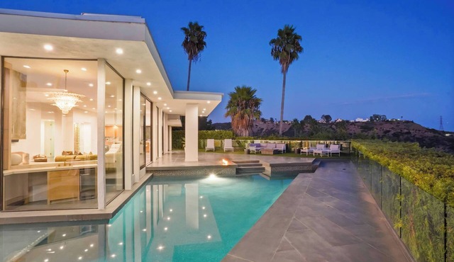 The Elvis Villa by Stay Awhile Villas