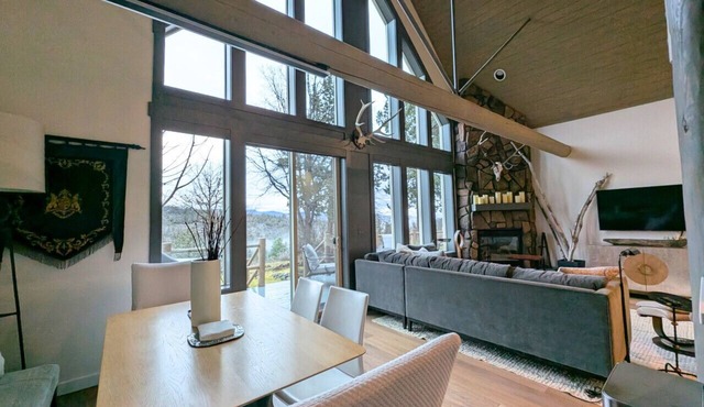 The Emberwood Chalet At The Running Y | Hot Tub