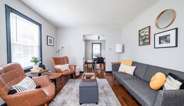 The Emerson, Sauna, Deck and Office Near Downtown!
