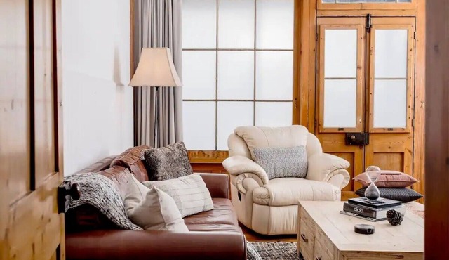 The Emily Jane - Haven In The Adelaide Hills