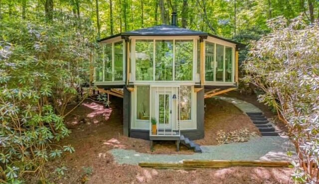 The Enchanted Nook- Romantic Retreat