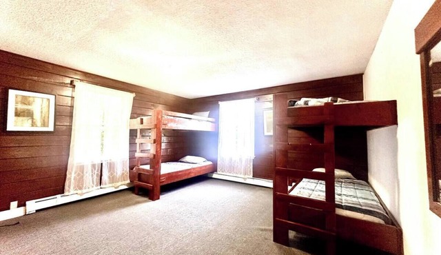 The Enchanted Valley Farm 70 Acre 25+ People Stay
