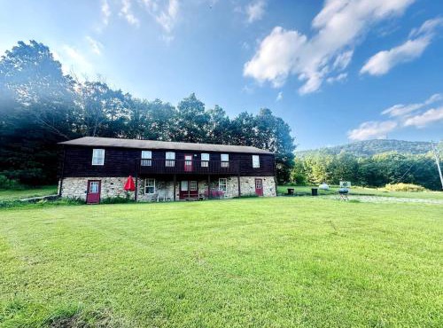 The Enchanted Valley Farm 70 Acre 25 People Stay