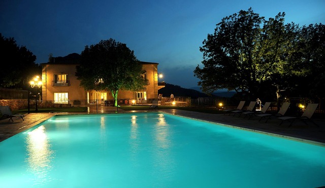 The Engardin villa, with generous volumes : a natural refinement in Provence!