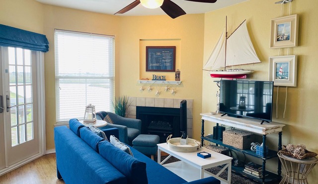 "The Erin" ~ a nautical condo with beach & pond view