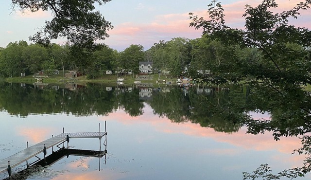 The Escape at Bluegill Lake! No Cleaning Fee Lakefront Family Friendly,Fishing!
