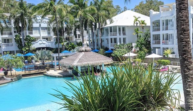 The escape luxury apartment Peppers beach club palm cove