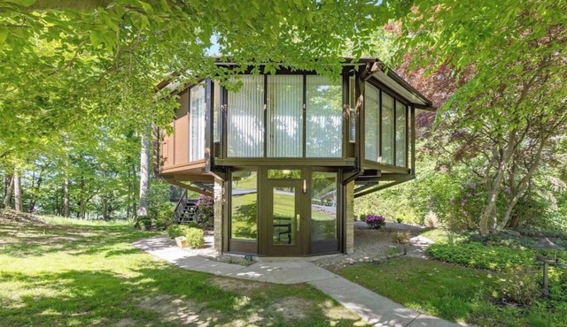 The Escape Pod @Cheat Lake, private Hot Tub