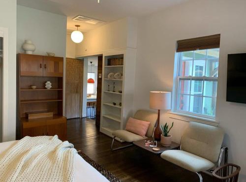 the escape - with pool & hot tub at The Ponderosa
