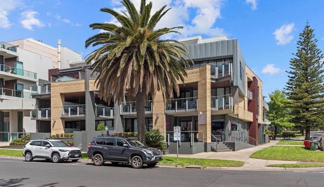 The Esplanade, Cscape, Cowes 2nd floor, great position, near the beach!