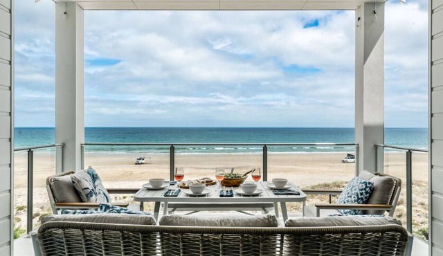 The Esplanade - Luxuriously Styled New 3 Bed Apt