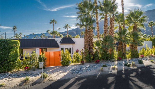 The Estate - As Seen on Emmy Winning CBS Show, Staycation. - Walk to everything!