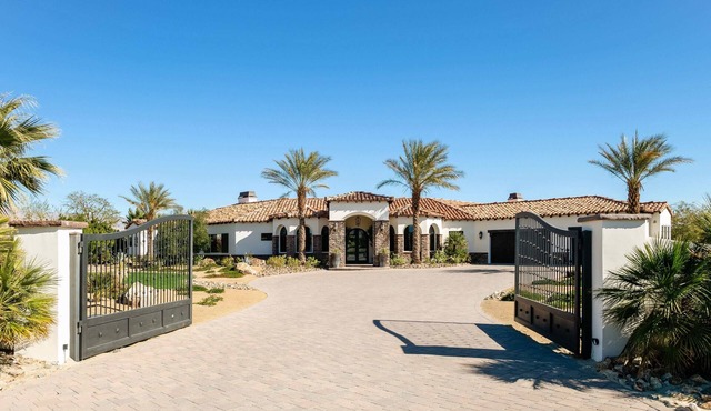The Estate at Via Las Palmas