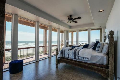 The Estate - Enormous beachfront home with panoramic ocean views