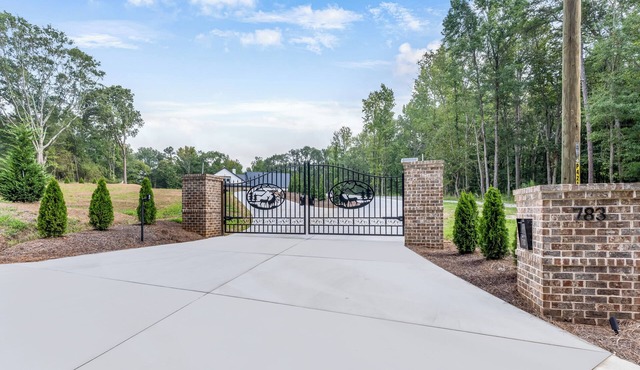 The Estate, King Beds, near Chateau Elan and Road Atlanta, lake Lanier