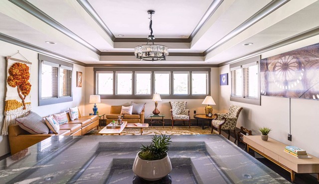 The Estate - Luxury with Pool Table & Game Room