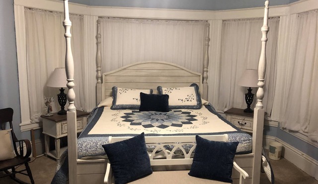 The Estate Room at Shoal Creek B&B