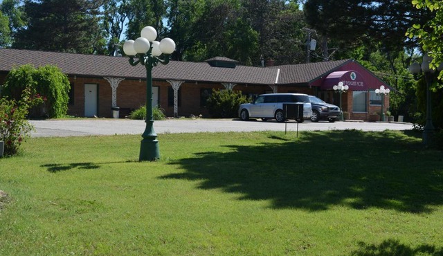 The Evergreen Motel in Kansas