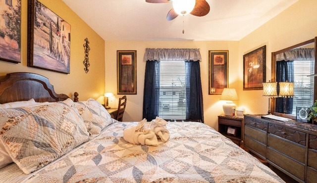 “The Executive” PRIVATE BEDROOM and Bathroom in our Home with use of the Hot tub