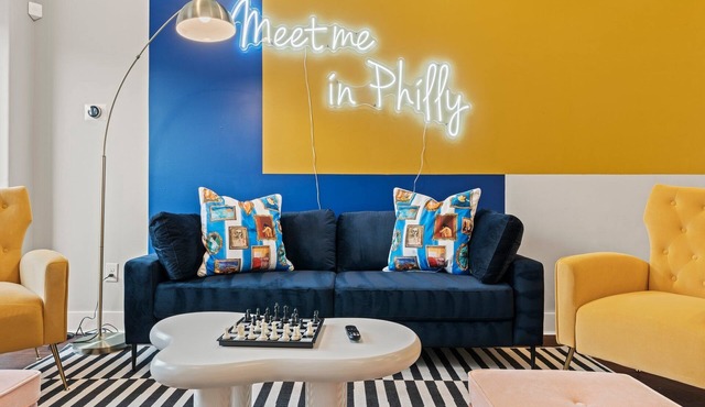 The Executive South Philadelphia/4BR/3Bath/King-Bed/Roof-Deck/Luxury