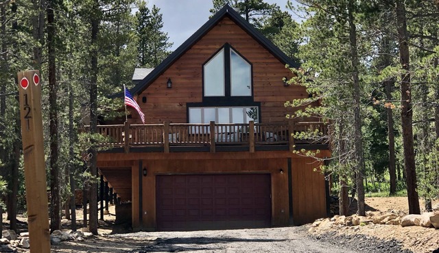 The Fabulous BlackHawk Log CabinnFamily and Pet - friendly