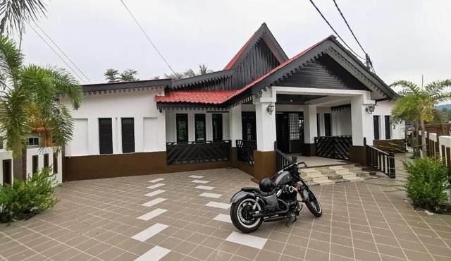 THE FAIRVIEW HOMESTAY