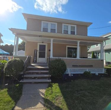 The Fairview - North of Boston Furnished Home
