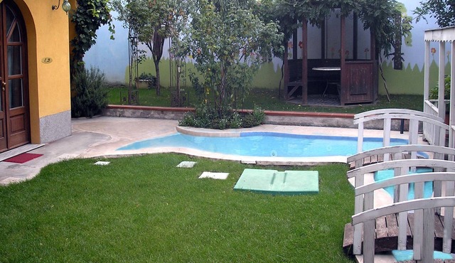 the fairytale courtyard apartment