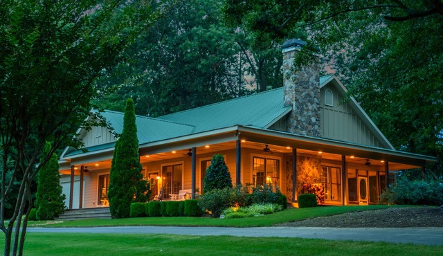 The Falls at Whitetail Ranch - Intimate Retreat