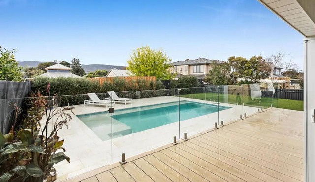 The Family Beachside Escape by Ready Set Stay - HOUSE & GUEST HOUSE