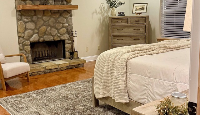 The Family Lake House! 6.2 Acres, Private Dock!