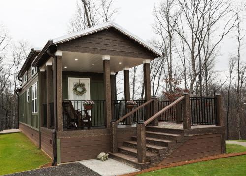 The Family Truckster (In The Pines at KY Lake) 120 Pine Grove Lane, Dover, TN 37058