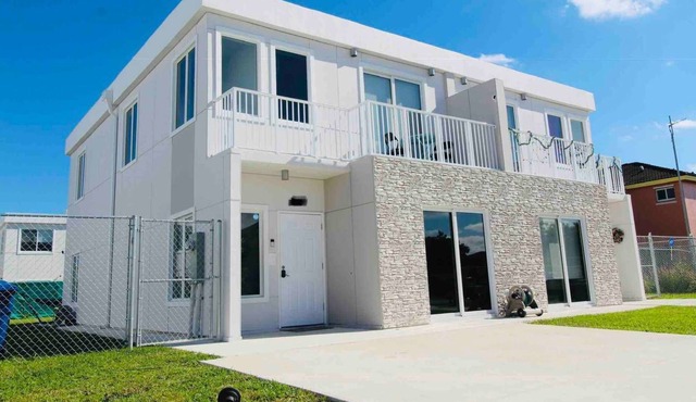The Fanta Sea House - New and Modern close to MIA Zoo, Homestead Speedway & Entrance