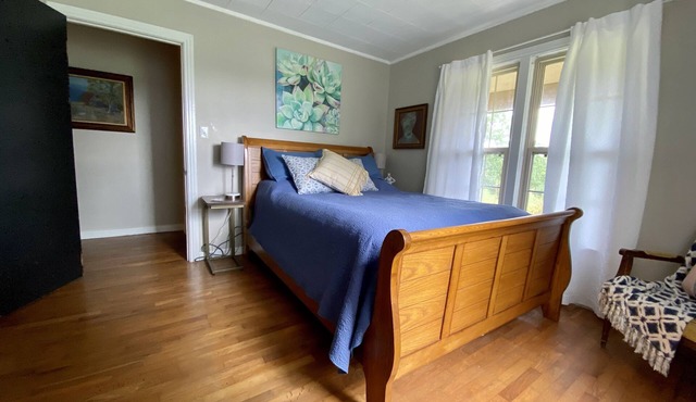 The Farm Cottage-close to two state parks
