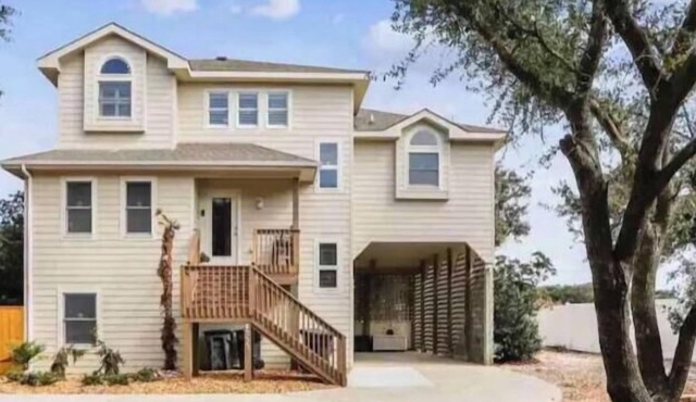 The Farmers Sun Private pool, hot tub, golf course views, minutes from the beach