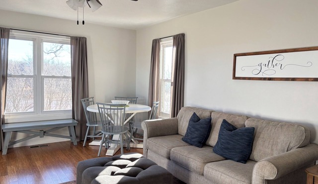The Farmhouse-3-bedroom house nearby Humboldt close to I-90