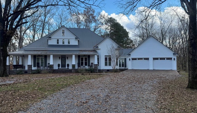 The Farmhouse at Clayton Quinn Grove