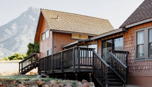 The Farmhouse at Mt. Dennison - Entire home in Balch Park near Sequoia Forest