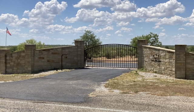 The Farmhouse at Rocky Creek Ranch
