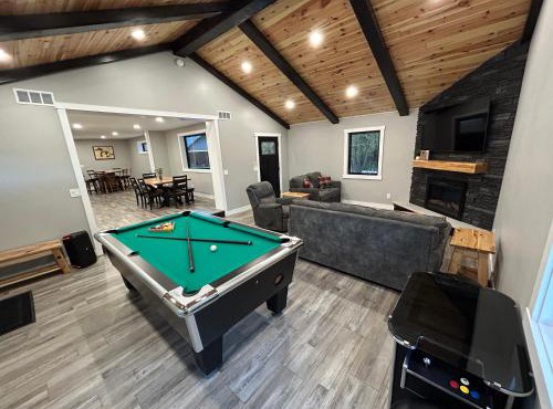 The Farmhouse at Rustic Ridge