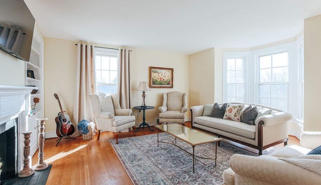 The Farmhouse at Wellington: Waynesboro, Sleeps 12