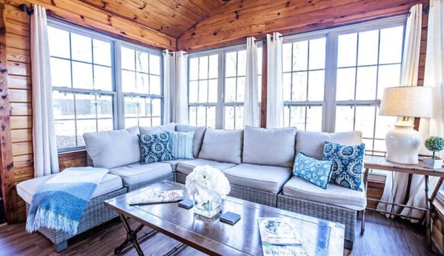 THE FARMHOUSE CABIN