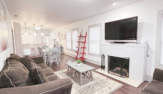 🐮 THE FARMHOUSE - FAMILY FRIENDLY DOWNTOWN COTTAGE