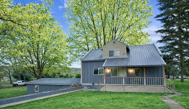 The Farmhouse in Tonasket