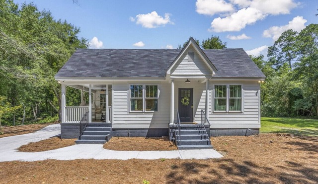 The Farmhouse Retreat on 9 acres