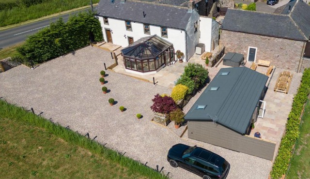 The Farmhouse, Sebergham, spacious family or group accommodation in a rural setting close to Caldbeck