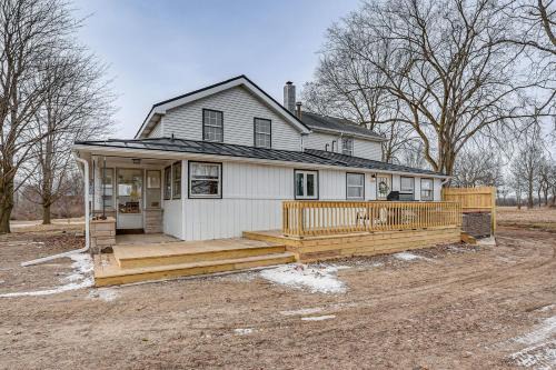 The Farmhouse - Spacious Country Retreat