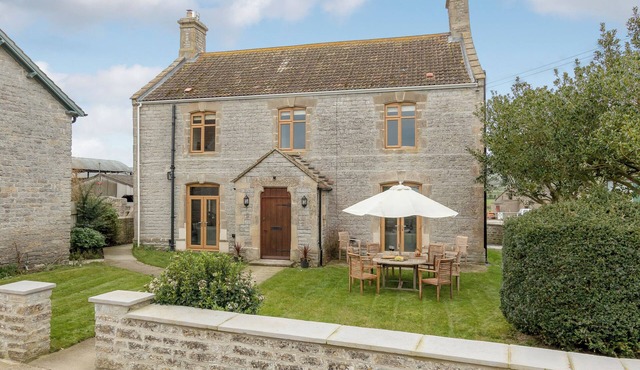 The Farmhouse - UK10655